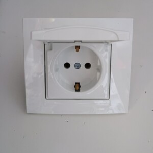 Контакт Бял Himel с Капак IP 44 СМ